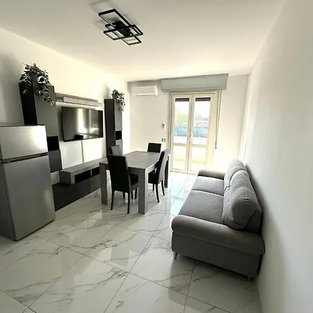 Elegante Appartamento A Due Passi Dal Mare Rimini Exterior photo